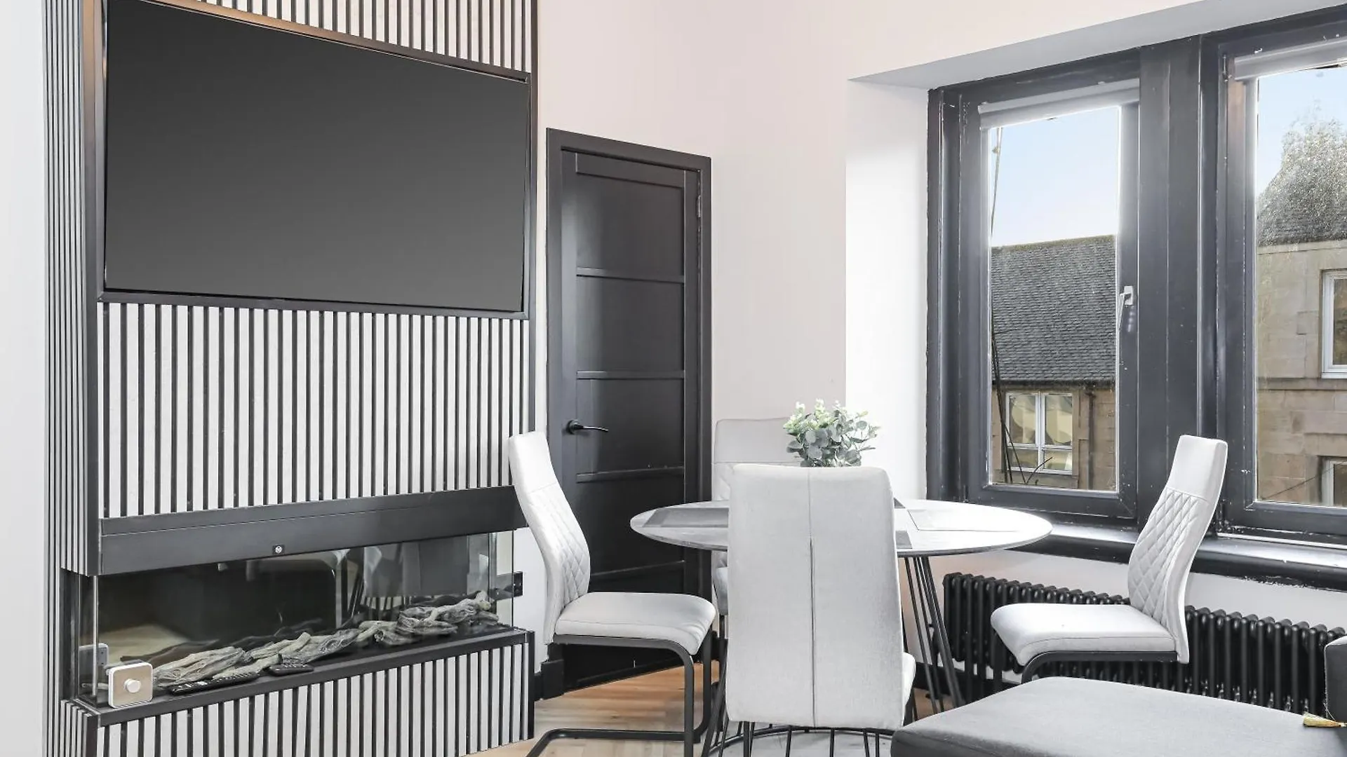Traditional 1-Bed Edinburgh Apt 0*,  イギリス